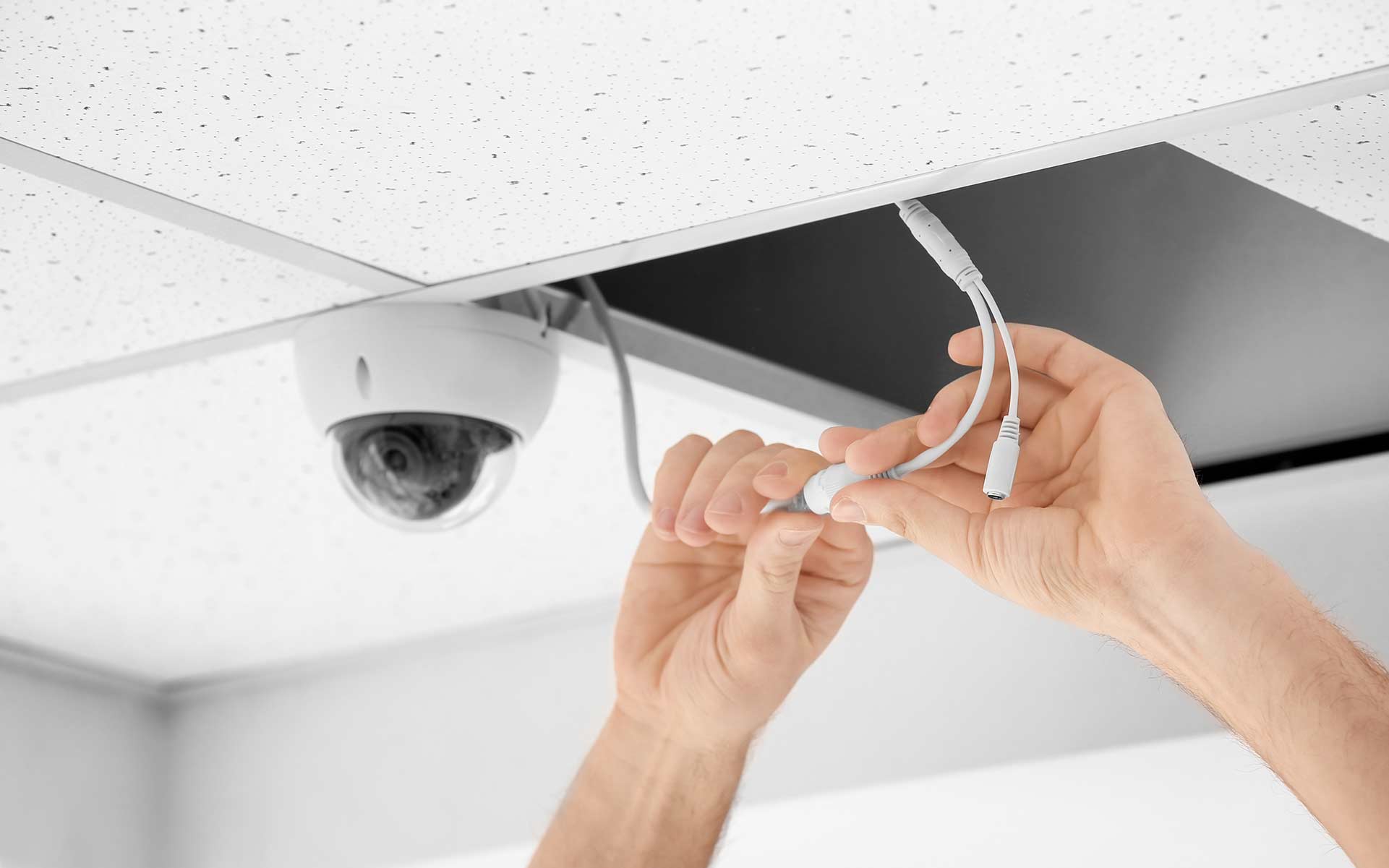 A2B Electrical's electricians can wire up CCTV cameras for properties in Clapham Common and the local area. 